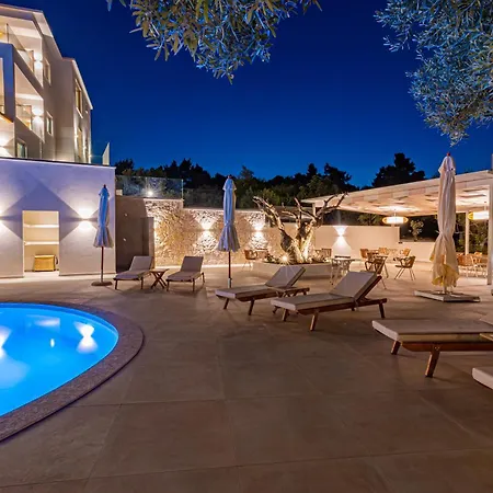 Serenity Hill * Paliouri