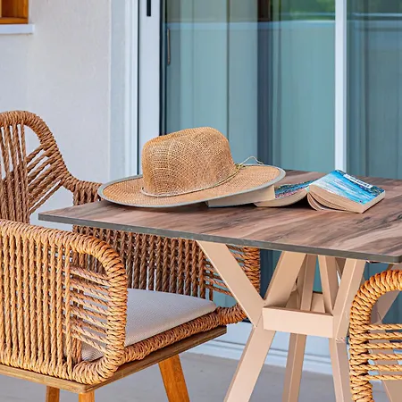 Serenity Hill * Paliouri